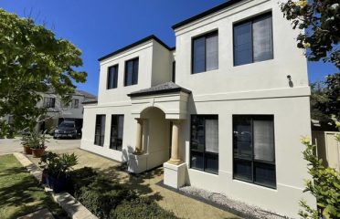 LA Painting and Decorating